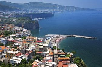 Destinacija leta je Sorrento, med slovenskimi Maribor