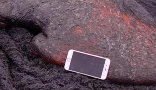 Telefone iPhone kuha v kokakoli, napada s svedri in meče v vulkane (video)