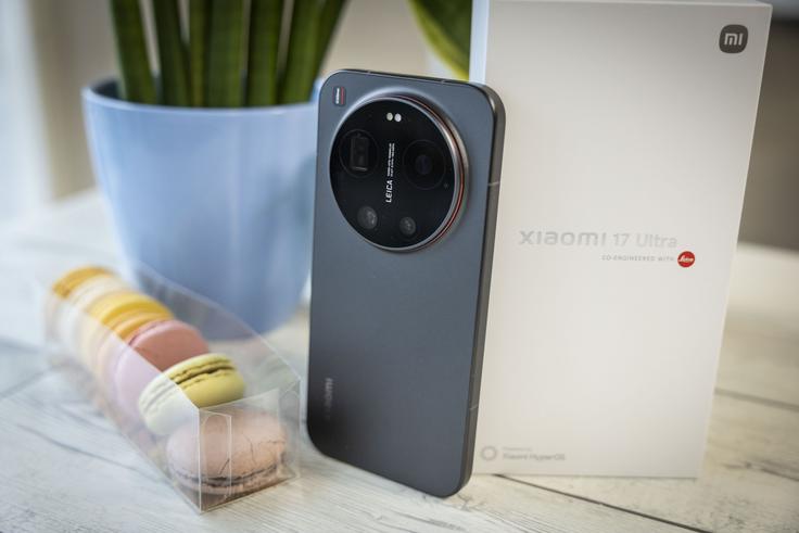 Xiaomi 17 Ultra je za kitajski trg na voljo v štirih barvah, v naš del sveta pa prihaja v črni in zeleni barvi. | Foto: Bojan Puhek