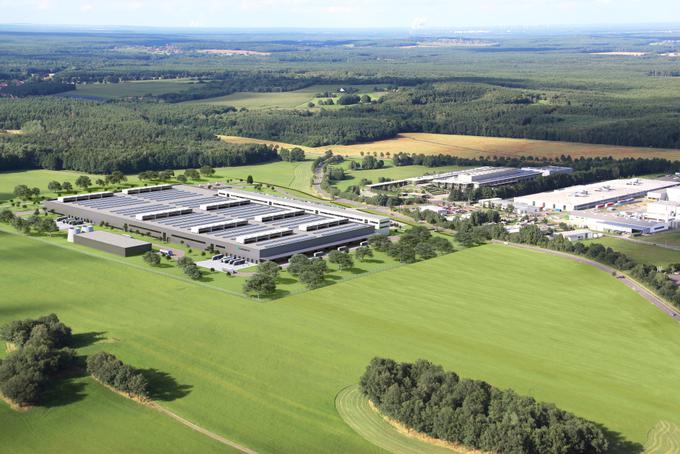V drugi del tovarne v Kamenzu so vložili pol milijarde evrov. | Foto: Daimler
