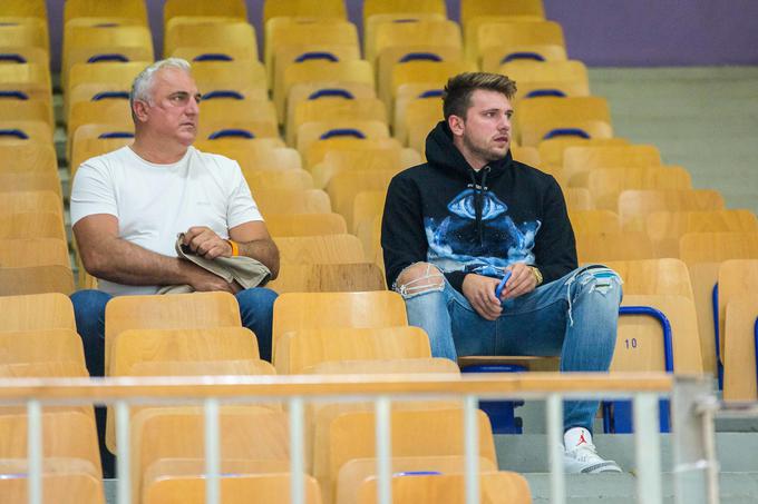 Saša Dončić si je ogledal tekmo v živo. | Foto: Žiga Zupan/Sportida