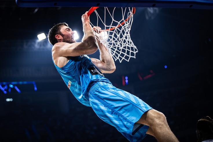 SP Slovenija Mike Tobey | Foto: FIBA