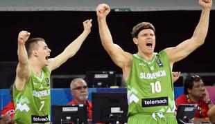 Slovenija proti Avstralcem pokazala karakter, Američani odpihnili Fince