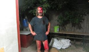 Brutalni napad Romov, s palicami nad vaščana zaradi maščevanja?