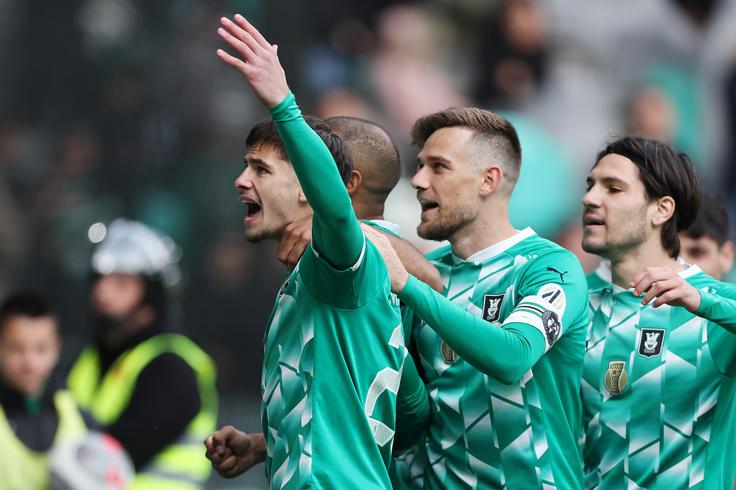 Olimpija je silovito odprla derbi in povedla z golom Nemanje Motike. | Foto: www.alesfevzer.com