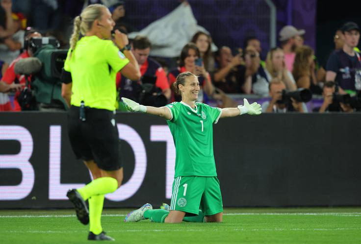 Junakinja nemške zmage: vratarka Ann Katrin Berger. | Foto: Reuters