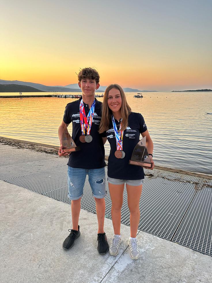 Lina Sorta in Filip Valjavec sta osvojila srebrno medaljo. | Foto: JZS