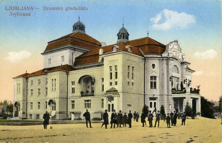 Kot navajajo zgodovinski viri,  prostitutke v začetku 20. stoletja verjetno niso smele zahajati v gledališče in na koncerte, bile so izločene iz meščanskega družabnega življenja (foto:wikipedia.org). | Foto: 