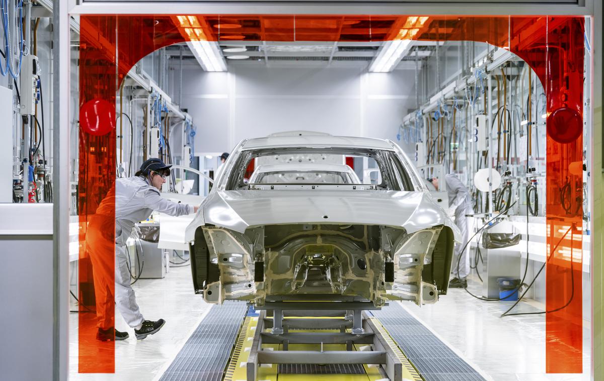 Mercedes tovarna Rusija | Mercedes-Benz bo kot prvi evropski proizvajalec avtomobilov dobil baterijske pakete iz nove tovarne, ki bo stala pri Debrecenu. | Foto Mercedes-Benz