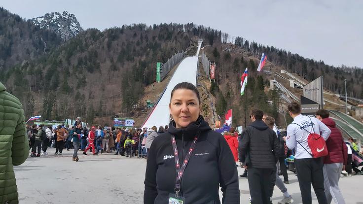"Otroci navijajo za vse. Ne le za naše skakalce, pač pa tudi tuje in njihov glas ti vselej seže v srce." | Foto: Simon Kavčič