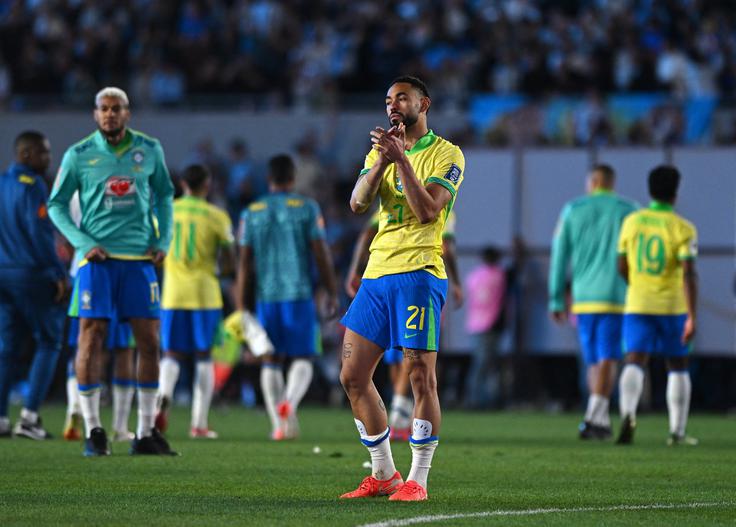 Brazilski zvezdniki so doživeli v Buenos Airesu boleč poraz. | Foto: Reuters