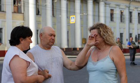 Zadeta porodnišnica, Zelenski: "Rusija napada življenje tudi tam, kjer se to šele začne" #foto