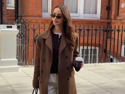 Londonska vplivnica je s tem plaščem navdušila družbena omrežja