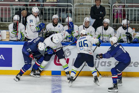 Slovenci po zmagi nad Francozi obstali med elito