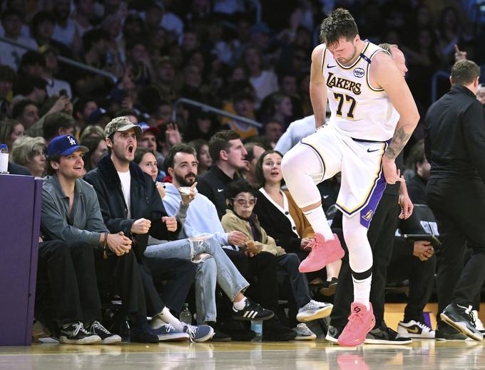 Luka Dončić je imel v zadnjem obdobju kar nekaj zdravstvenih težav (hrbet, mečna mišica, gleženj), a ga to oviralo do nove vrhunske predstave.  | Foto: Guliverimage