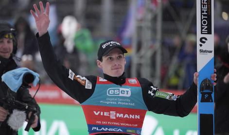 Domen Prevc le za Japoncem, odličen tudi Lanišek