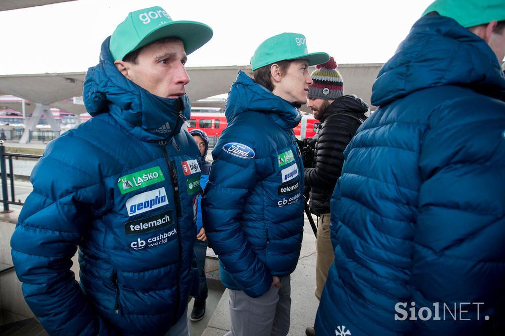 Planica, vlak, skakalci