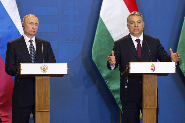 Putin izvaja dvojno politiko, v skladu s katero hkrati snubi protizahodno usmerjene prebivalce držav svetovnega Juga in protiliberalno usmerjene zahodnjake. Podobno premeteno igra na več koncih hkrati tudi Putinov glavni zaveznik znotraj EU Viktor Orban. | Foto: Guliverimage