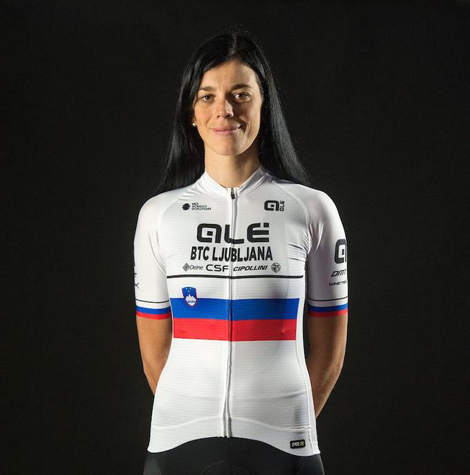 Na prvi pokoronski dirki na ženskem kolesarskem koledarju je Eugenia Bujak iz ekipe Alé BTC Ljubljana osvojila 12. mesto, Urša Pintar pa je bila 32.  | Foto: Sportida