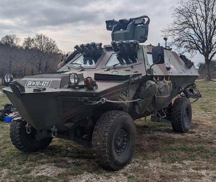 Postaja LOKI integrirana na LIV COBRA 4x4 | Foto: STA