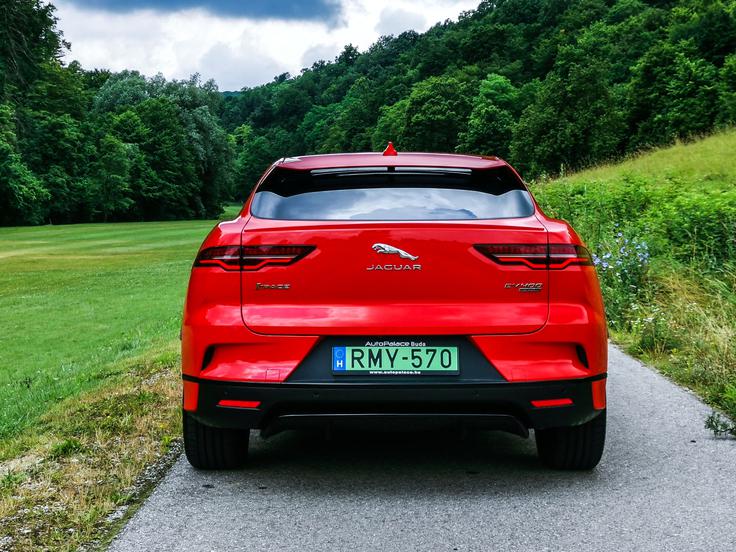 Poslovil se bo tudi električni jaguar I-pace. | Foto: Gašper Pirman