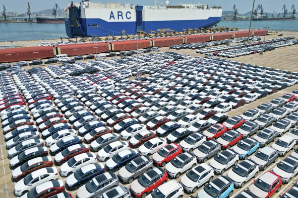 Kitajska vizija 2040: dva od treh avtomobilov brez klasičnega motorja #foto