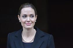 Angelini Jolie so zaradi strahu pred rakom odstranili dojki