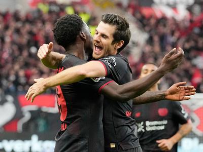 Bayer pozabil evropsko zaušnico. Bayern melje dalje, šov Leipziga brez Kampla.