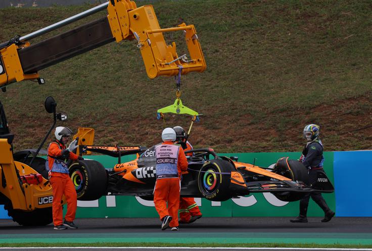 Oscar Piastri je odstopil v šestem krogu. | Foto: Reuters