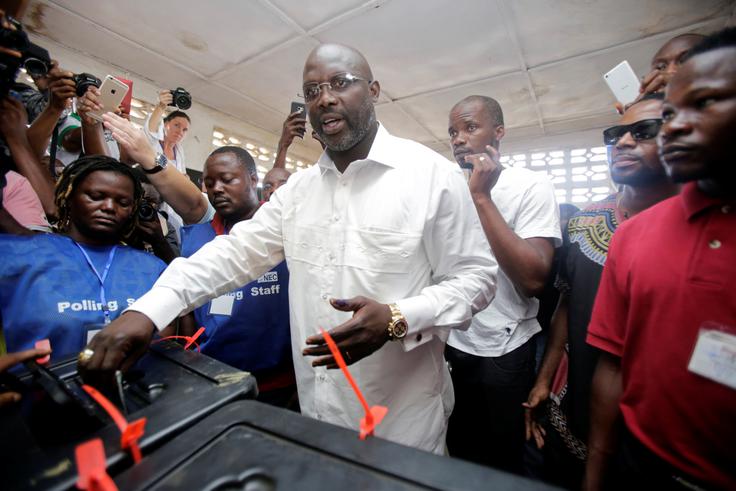 Novica še ni uradno potrjena, a George Weah naj bi postal predsednik Liberije. | Foto: Reuters