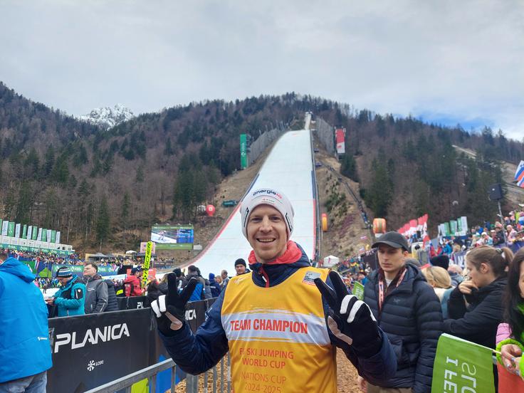 Michael Hayböck je verjel, da če je kdo zmožen rekorda, je to Domen Prevc. | Foto: Sportal