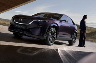 Mazdin osupljiv SUV: tehnična pomoč Kitajcev, v notranjosti velik zaslon #foto