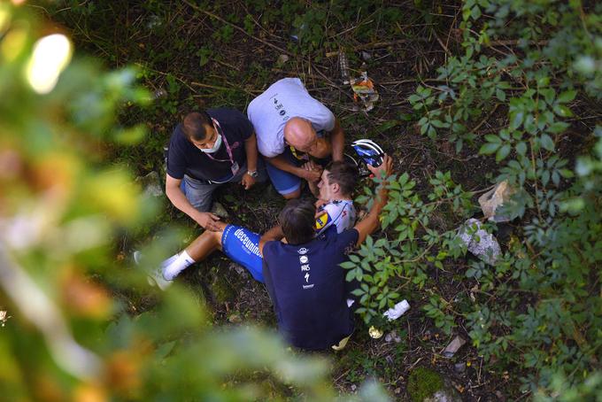 Dirka po Lombardiji je bila usodna tudi za Remca Evenepoela, ki je zaradi posledic padca z mostu verjetno že končal sezono. | Foto: Getty Images