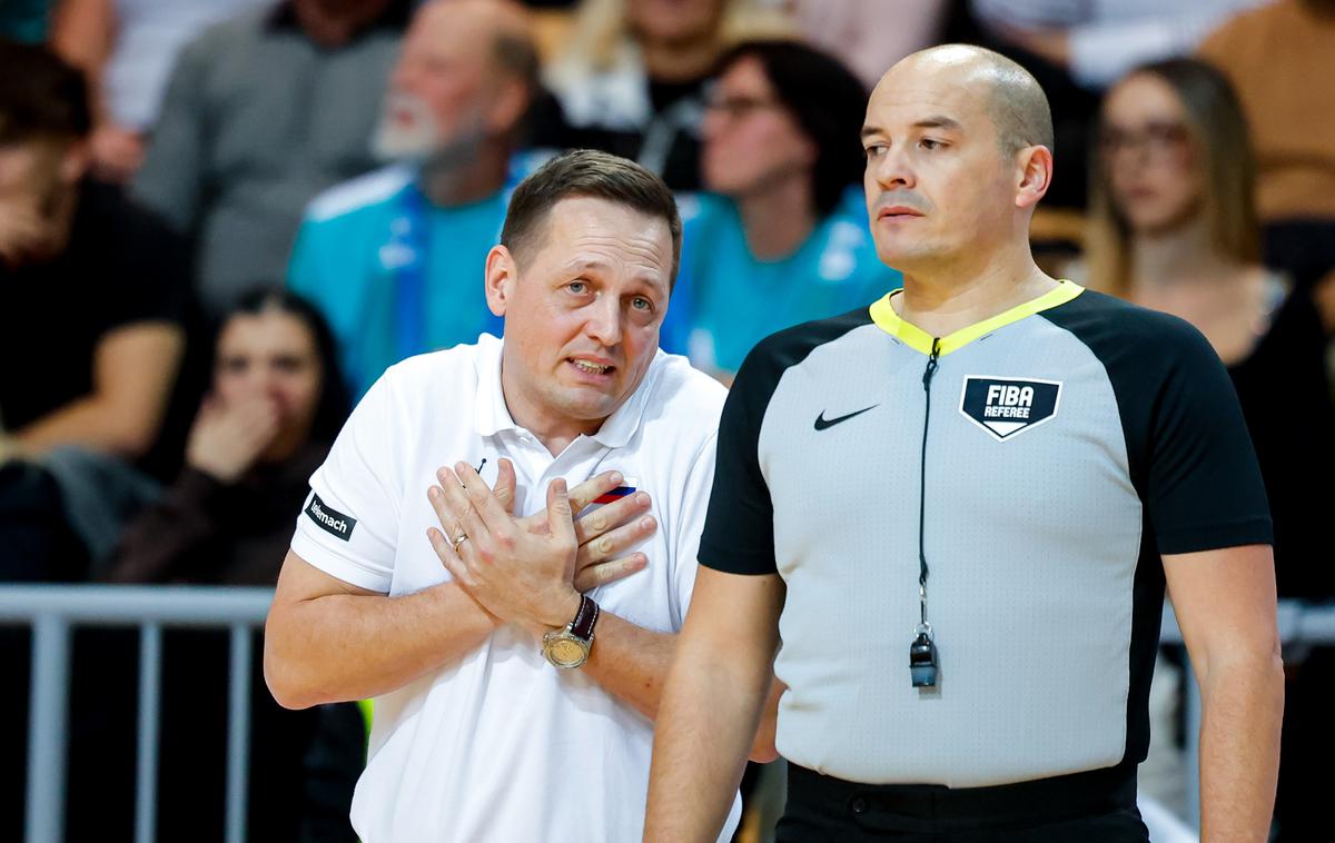 Aleksander Sekulić, slovenska košarkarska reprezentanca | Zasedba Aleksandra Sekulića se bo danes pomerila še s Švedsko. | Foto Aleš Fevžer