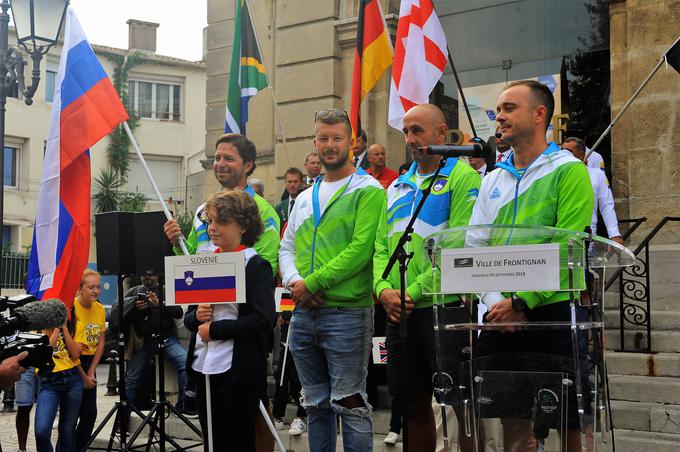 Slovenska reprezentanca, ki so jo oblikovali člani pred štirimi leti ustanovljene sekcije za lov velikih rib, se zadnja tri leta aktivno udeležuje tovrstnih svetovnih prvenstev.  | Foto: osebni arhiv/Lana Kokl