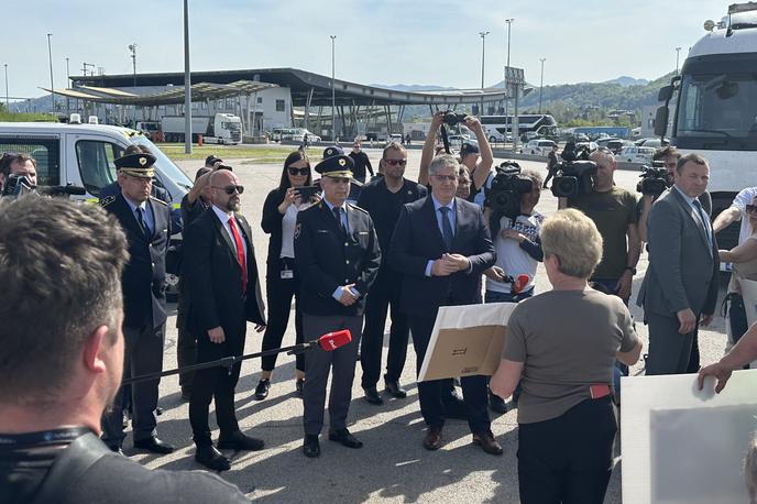Obrežje | V peticiji po besedah Palovšnika zahtevajo, da vlada na meji s Hrvaško zagotovi varovanje kot v času schengna, "ko je bil prehod migrantov čez naše območje minimalen". | Foto STA