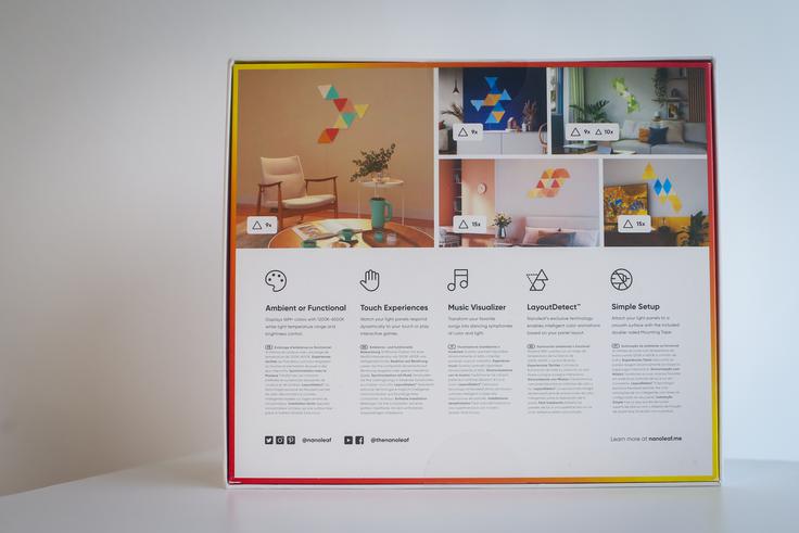 Nanoleaf Sjapes nastopajo v treh začetnih kompletih različnih geometričnih likov, ki jih je pri postavitvi mogoče medsebojno kombinirati. | Foto: Gaja Hanuna