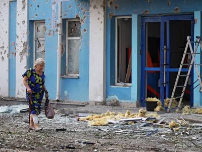 Ukrajinci z več napadi nad Rusijo: tarča naftna rafinerija, izbruhnili požari, izpadla elektrika #vŽivo
