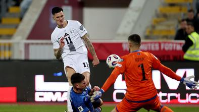 Rezervisti poživili igro, Slovenija iz Prištine samo s točko