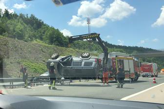 Nesreča na primorski avtocesti, nastajajo zastoji #foto