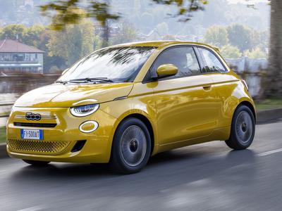 Fiatov novinec: 500 kot hibrid, ki pa s pospeški sodi med najpočasnejše #foto