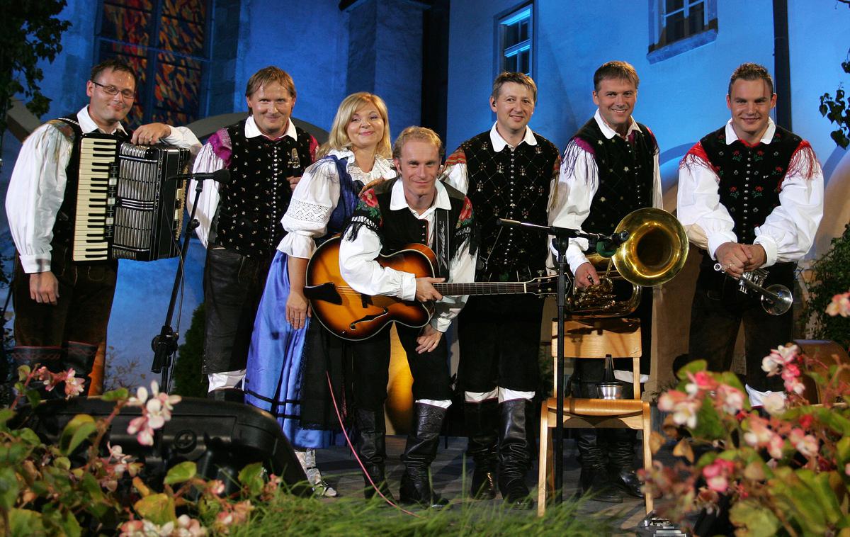 ansambel Gašperji | Baritonist Franci Tišler v ansamblu Gašperji (drugi z desne). | Foto Mediaspeed