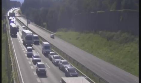 Kilometrski zastoji na štajerki: pot se podaljša za uro in 40 minut