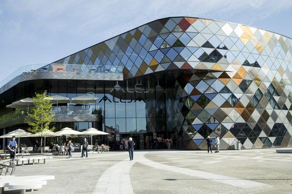 Ljubljana bogatejša za še en Telekomov center in nakupovalno središče