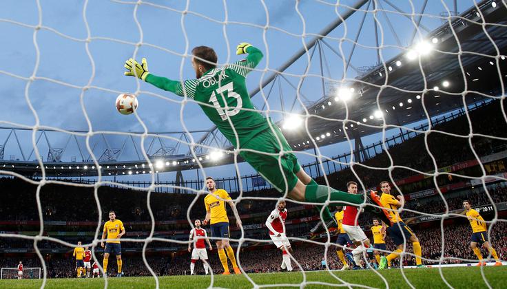 Na tekmi v Londonu je poskrbel za nekaj sijajnih obramb. | Foto: Reuters