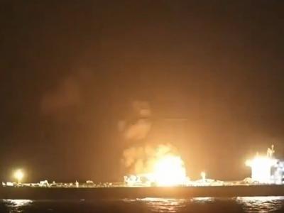 Velika zaostritev: gori savdski tanker, poln nafte #video