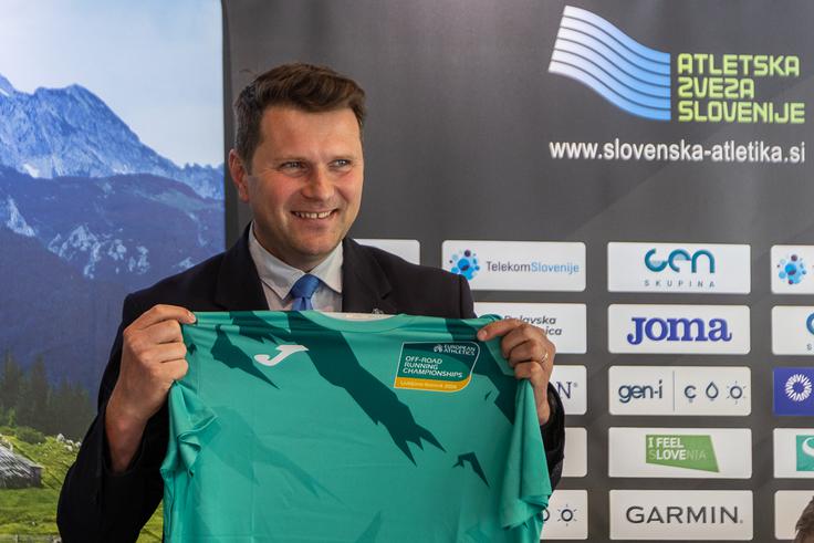 "Večina dogodkov bo potekala na Veliki Planini, v Tuhinjski dolini pa bo nastanjena večina tekmovalcev," sporoča kamniški župan Matej Slapar. | Foto: Peter Kastelic/AZS
