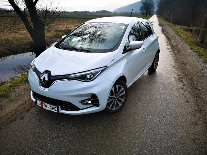 Renault namerava prihodnje leto v celotni regiji Adriatic prodati 450 zoejev, velika večina teh bo predvidoma ostala v Sloveniji. | Foto: Gregor Pavšič