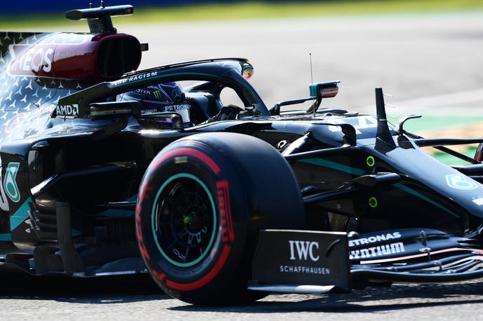 Lewis Hamilton | Lewis Hamilton je bil najhitrejši na drugem treningu. | Foto Reuters
