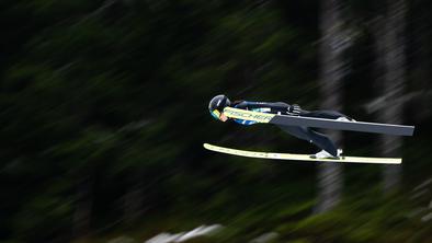 V olimpijskem Predazzu še tretja poškodba kolenskih vezi